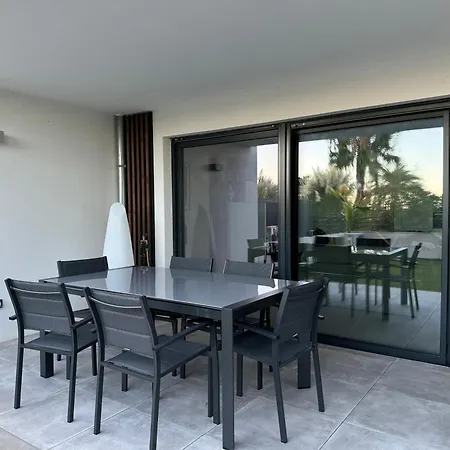 Apartment T3 Neuf Avec Terrasse Et Jardin Face A La *
